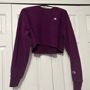 Cropped champion crew neck size medium